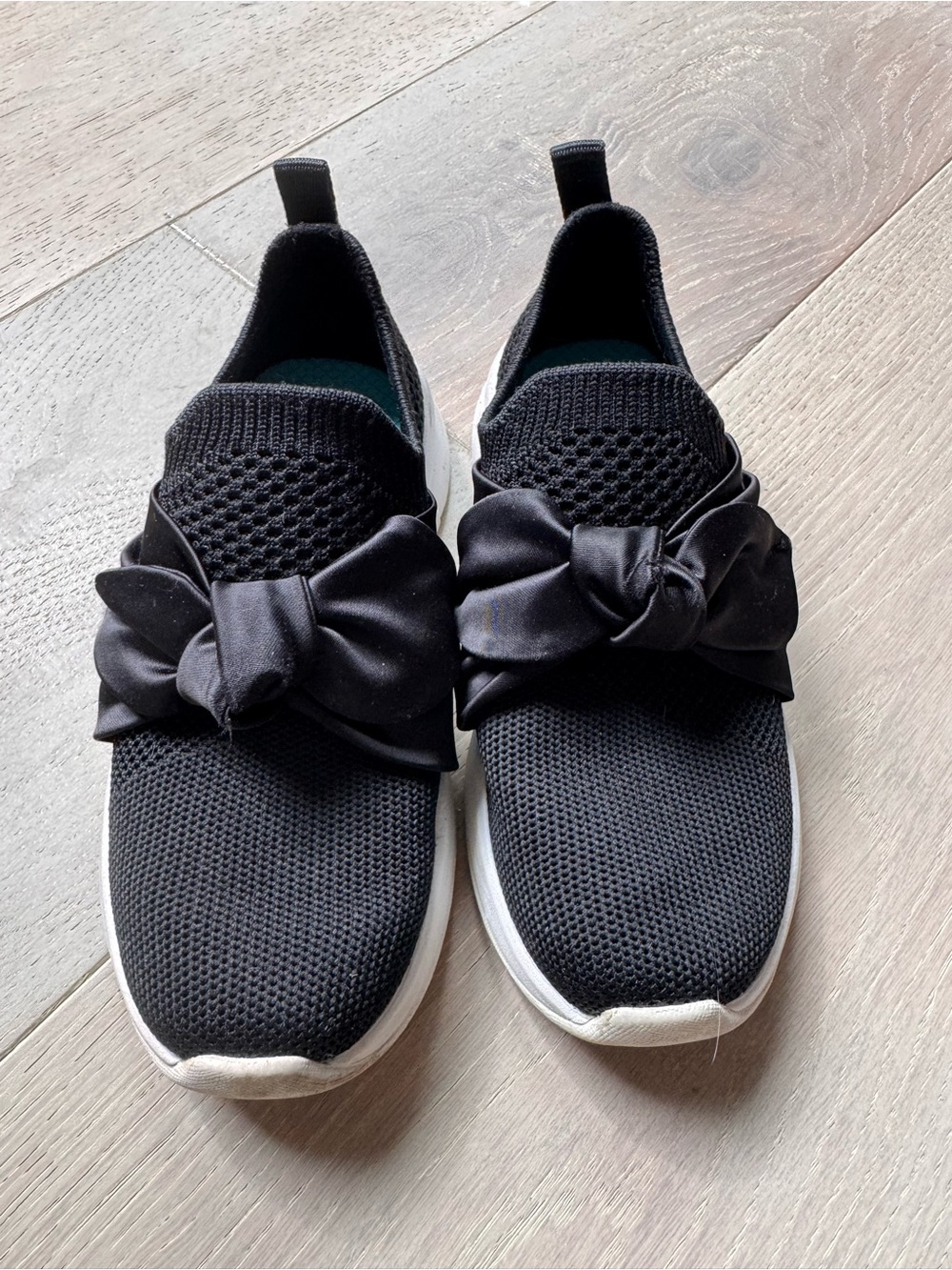 Girls Black Knit Slip-On Sneakers with Decorative Bow